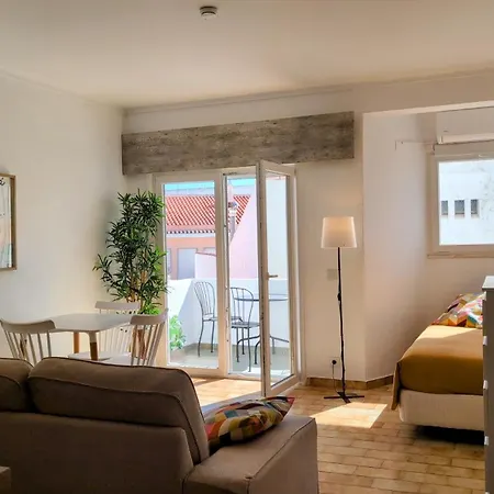 Rcd Picturesque Old Town Appartement *